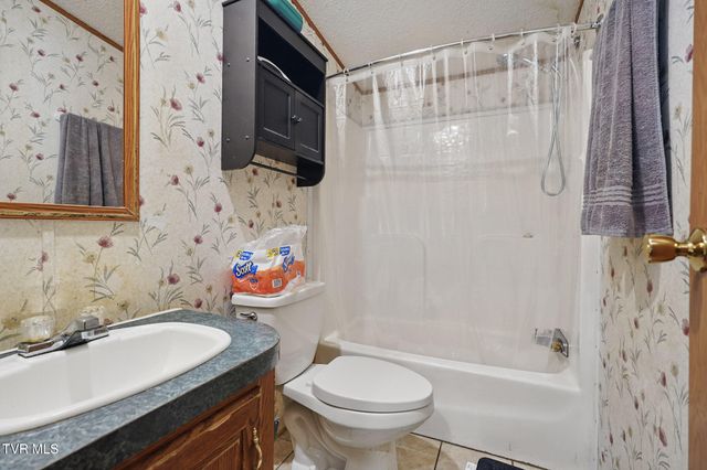 1032 Pleasant Drive, Jonesborough, TN 37659