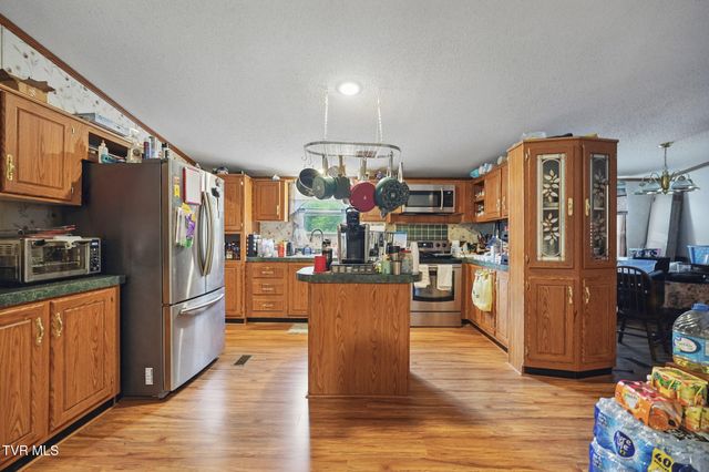 1032 Pleasant Drive, Jonesborough, TN 37659