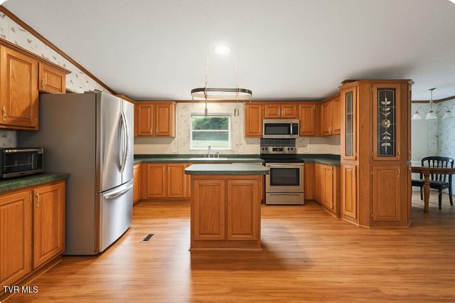 1032 Pleasant Drive, Jonesborough, TN 37659