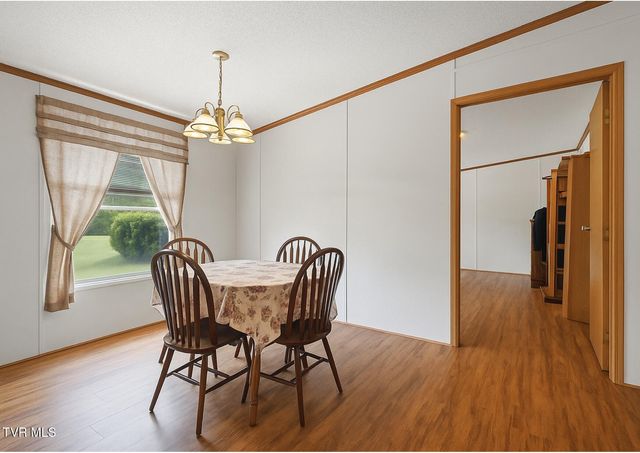 1032 Pleasant Drive, Jonesborough, TN 37659