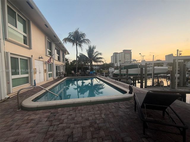 861 SE 22nd Ave 4, Pompano Beach, FL 33062