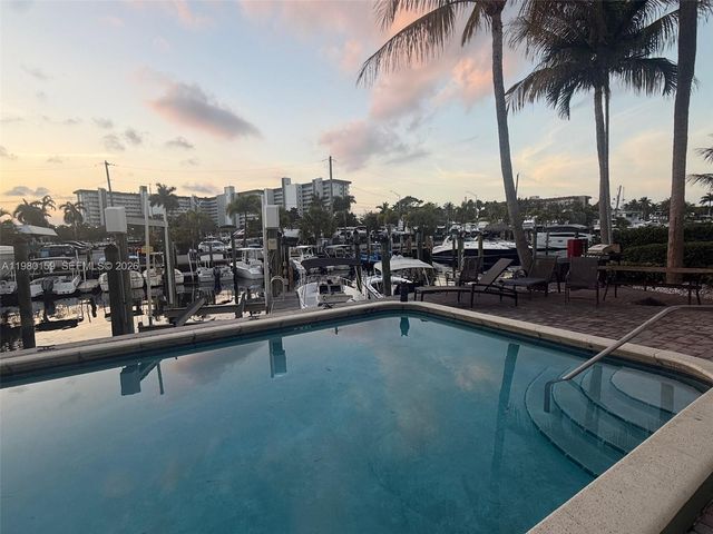 861 SE 22nd Ave 4, Pompano Beach, FL 33062