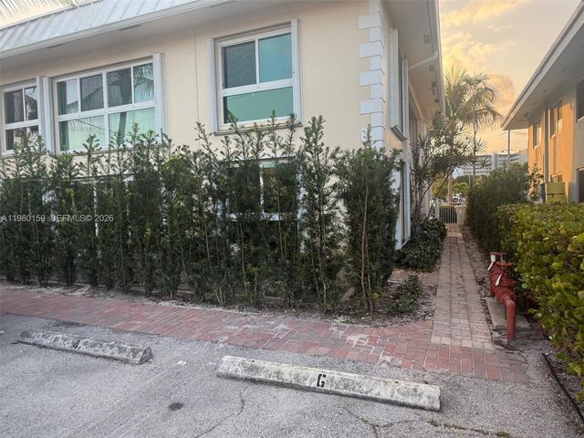861 SE 22nd Ave 4, Pompano Beach, FL 33062