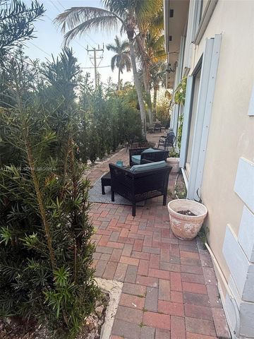 861 SE 22nd Ave 4, Pompano Beach, FL 33062