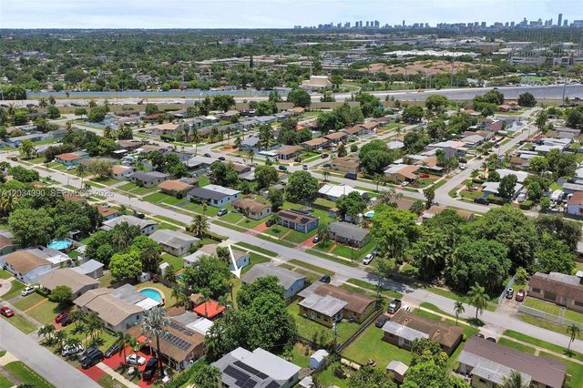 17132 NW 9th Ct, Miami Gardens, FL 33169