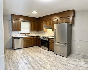 754 7th Avenue SE 4, Hickory, NC 28602
