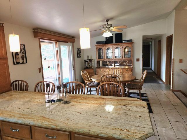 28835 Oak Hill LANE, Waterford, WI 53185