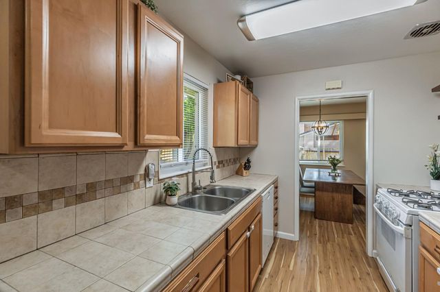 5200 Glide Ct, Sacramento, CA 95841