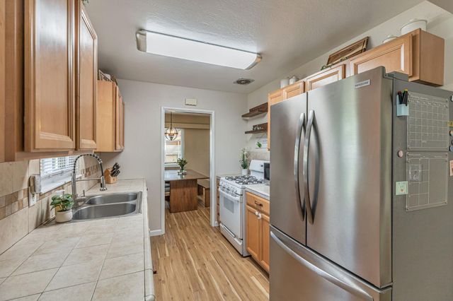 5200 Glide Ct, Sacramento, CA 95841