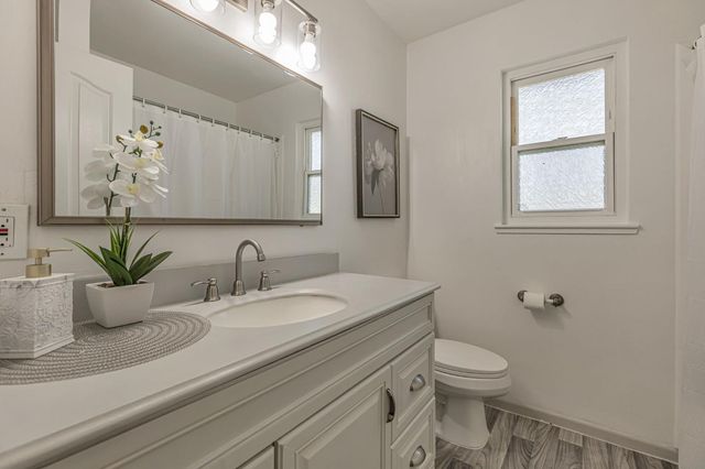 5200 Glide Ct, Sacramento, CA 95841