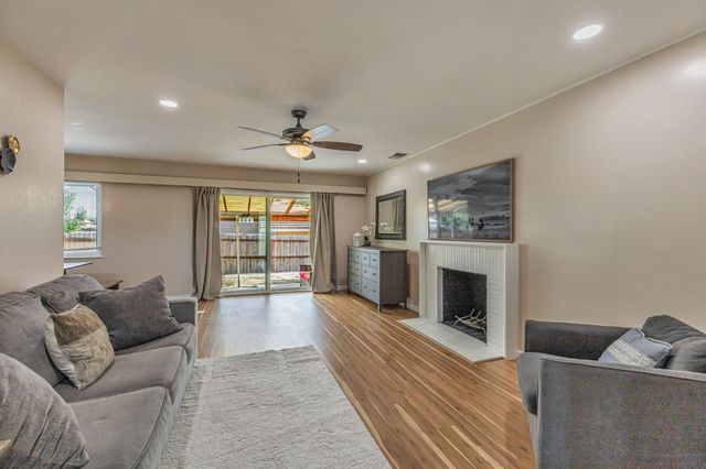 5200 Glide Ct, Sacramento, CA 95841