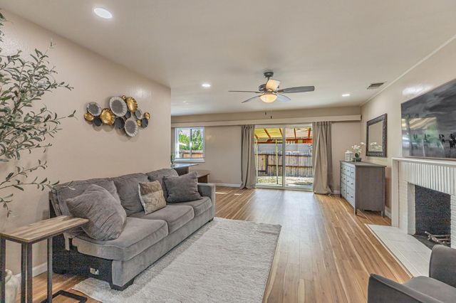 5200 Glide Ct, Sacramento, CA 95841