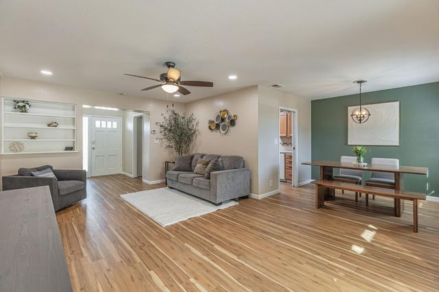 5200 Glide Ct, Sacramento, CA 95841