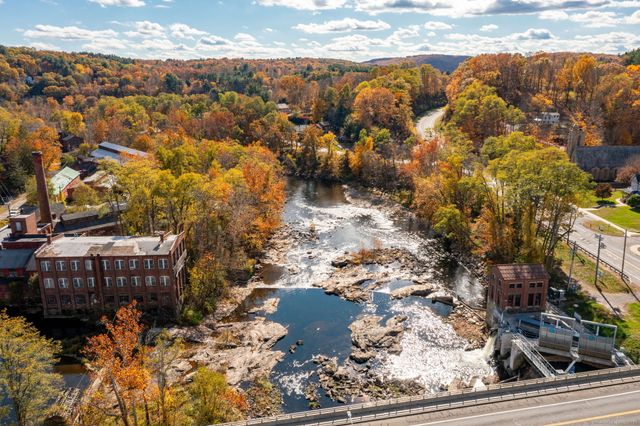 9 Maple Avenue, Canton, CT 06019