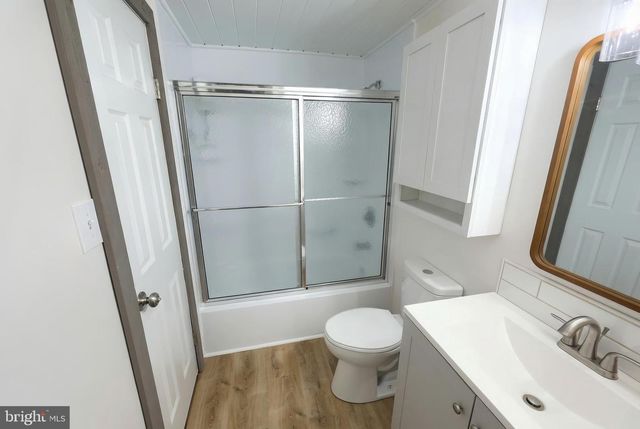 2 DUTTON RD, New Freedom, PA 17349