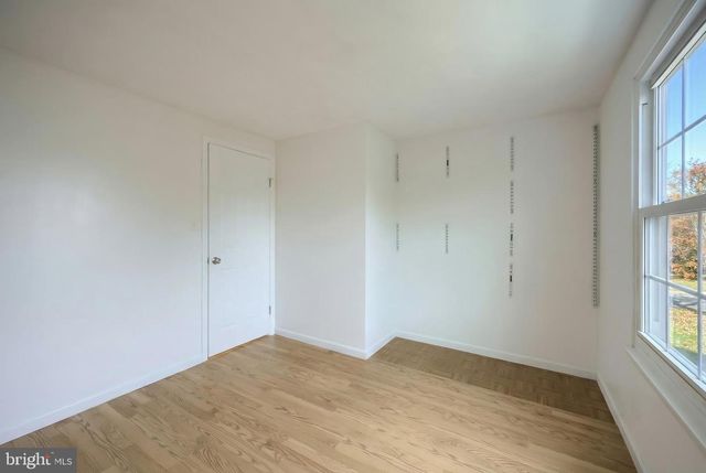 2 DUTTON RD, New Freedom, PA 17349