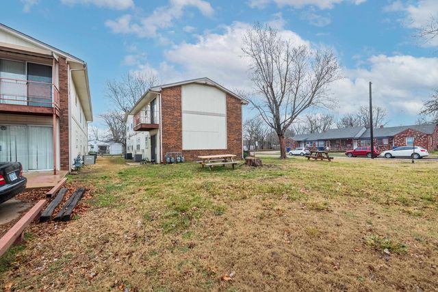 1646 S Fern St, Wichita, KS 67213