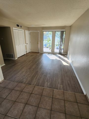 1646 S Fern St, Wichita, KS 67213