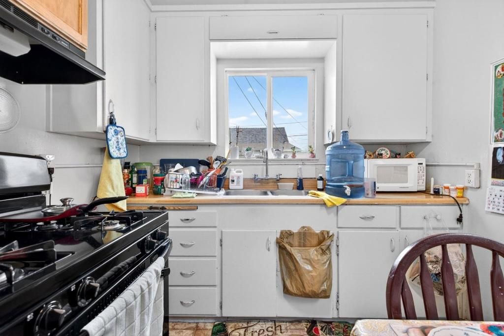 Image 34 of property listing at 782 Kilbreth Avenue, Salinas, CA 93905