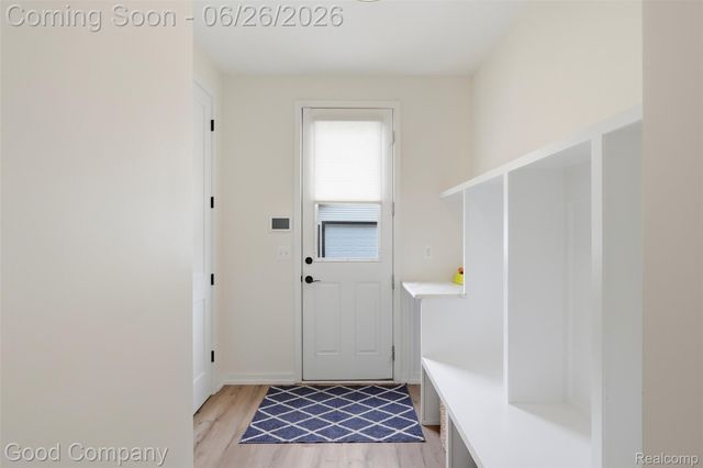 8431 Kenberton Drive, Oak Park, MI 48237
