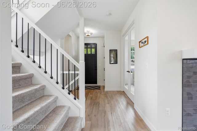 8431 Kenberton Drive, Oak Park, MI 48237