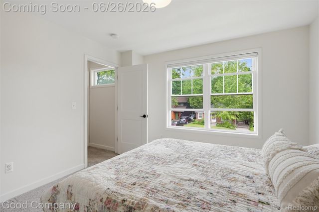 8431 Kenberton Drive, Oak Park, MI 48237