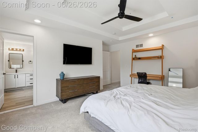 8431 Kenberton Drive, Oak Park, MI 48237