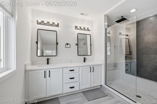 8431 Kenberton Drive, Oak Park, MI 48237