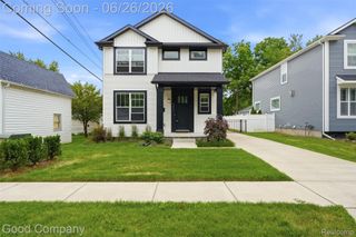 8431 Kenberton Drive, Oak Park, MI 48237