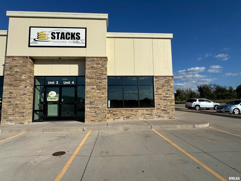 2010 Deere Drive, Milan, IL 61264