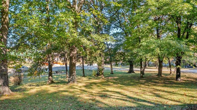 Inwood, Fayetteville, AR 72701