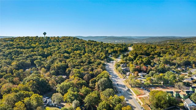 Inwood, Fayetteville, AR 72701