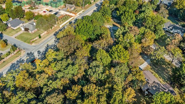 Inwood, Fayetteville, AR 72701