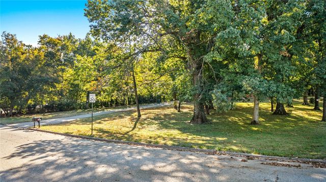 Inwood, Fayetteville, AR 72701