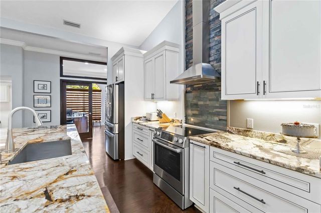 7324 LINKS COURT, Sarasota, FL 34243
