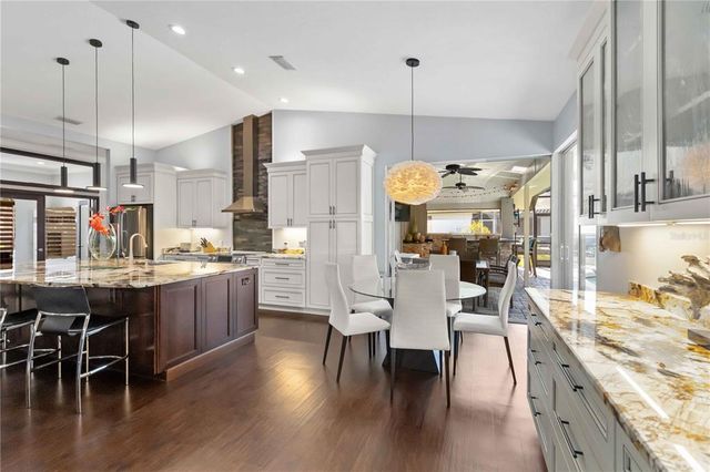 7324 LINKS COURT, Sarasota, FL 34243