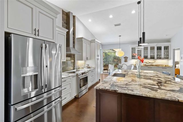 7324 LINKS COURT, Sarasota, FL 34243