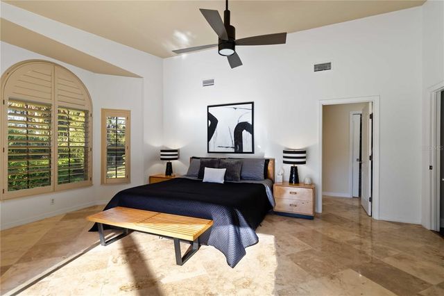 7324 LINKS COURT, Sarasota, FL 34243