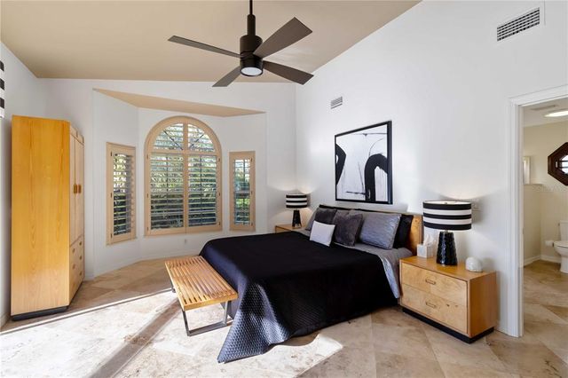 7324 LINKS COURT, Sarasota, FL 34243