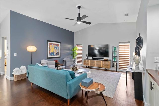 7324 LINKS COURT, Sarasota, FL 34243