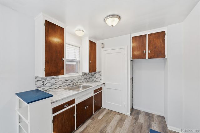 1709 S Deacon Street, Detroit, MI 48217