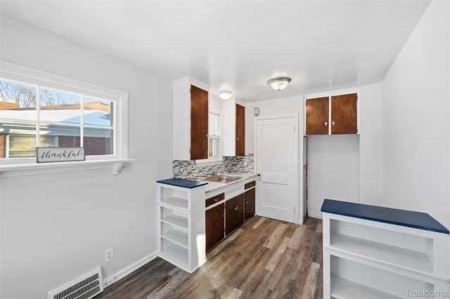 1709 S Deacon Street, Detroit, MI 48217