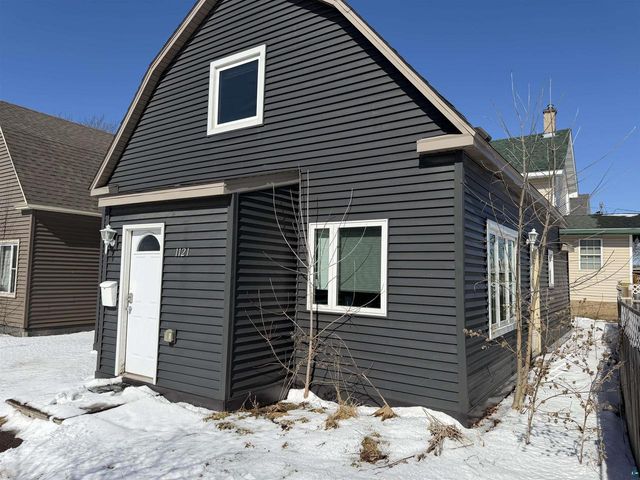 1121 N 12th St, Superior, WI 54880