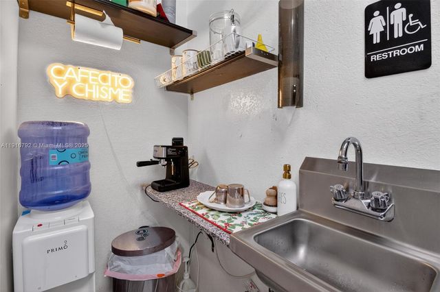 Full Service Beauty Salon For Sale On 8th Street, Miami, FL 33184