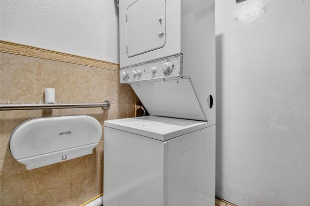 Full Service Beauty Salon For Sale On 8th Street, Miami, FL 33184