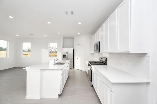 934 Garden Path Drive, Willis, TX 77318