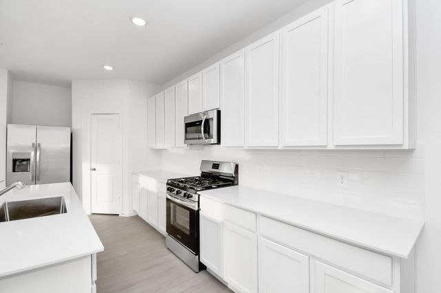 934 Garden Path Drive, Willis, TX 77318