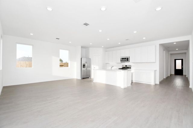 934 Garden Path Drive, Willis, TX 77318