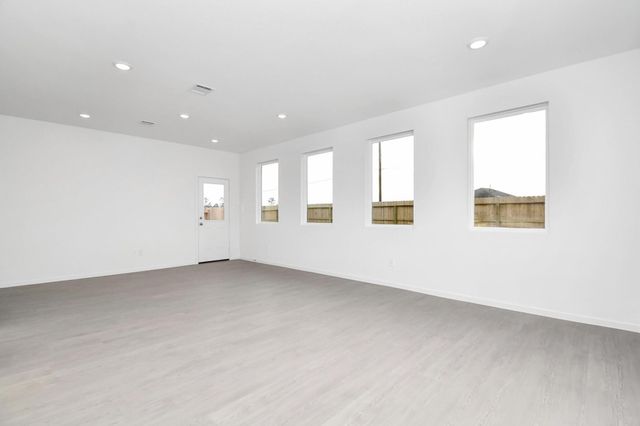 934 Garden Path Drive, Willis, TX 77318