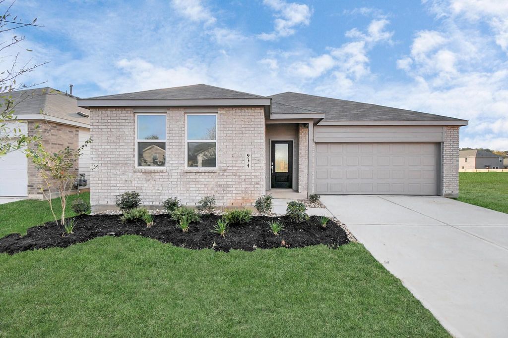 934 Garden Path Drive, Willis, TX 77318